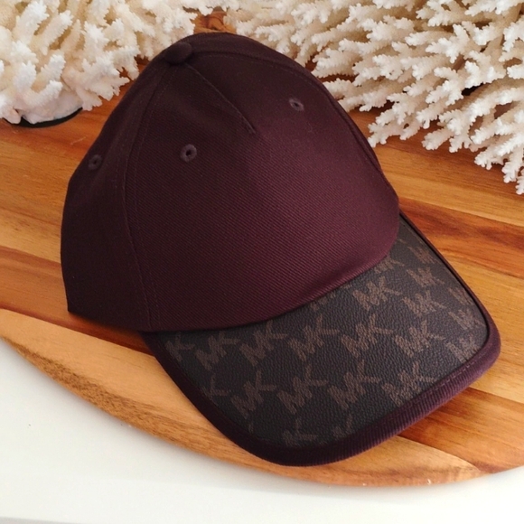Michael Kors 🔥 NWT 🔥 Brown Cap With Logo Leather Accents On The Brim. - Picture 9 of 9